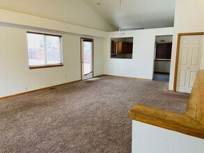 437 Radiant Dr in Loveland, CO - Building Photo - Building Photo
