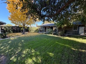 483 S Hollenbeck St in West Covina, CA - Building Photo - Building Photo