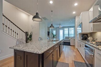 1141 Tea Olive Ln in Dallas, TX - Building Photo - Building Photo