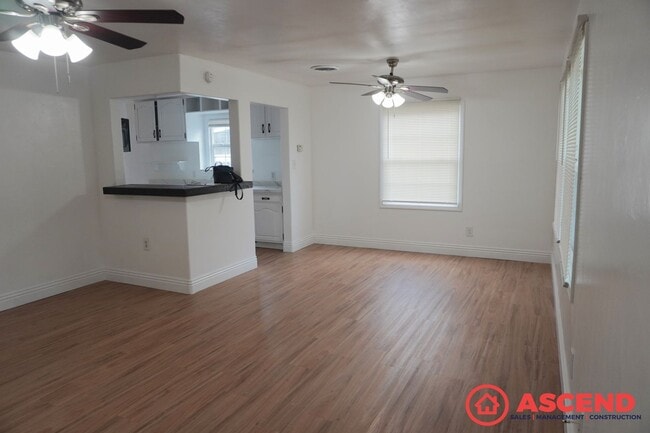 3108 Oak Pl in Bakersfield, CA - Building Photo - Building Photo