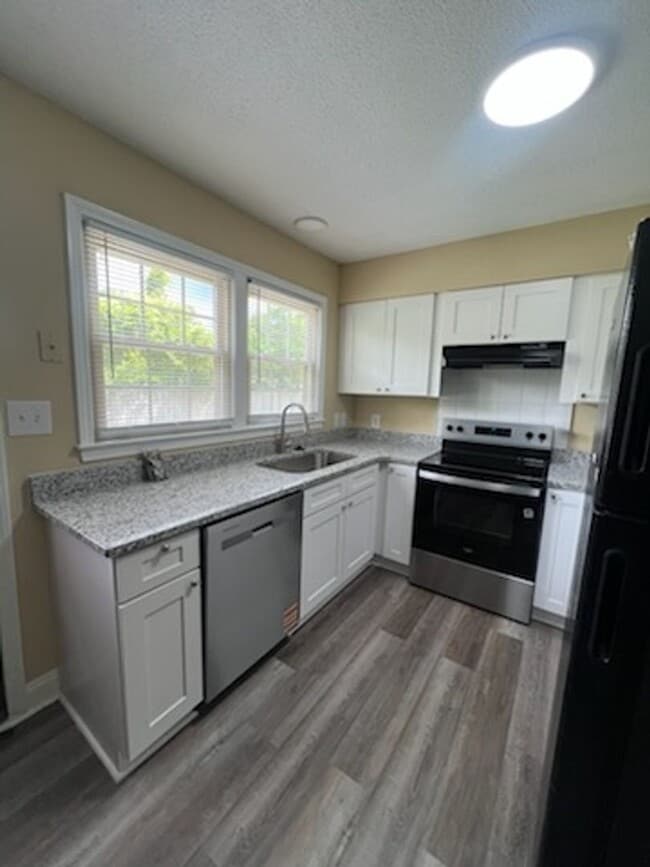 312 Rainbow Dr in Florence, SC - Building Photo - Building Photo