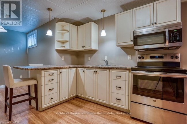 property at 19 Peachtree Crescent