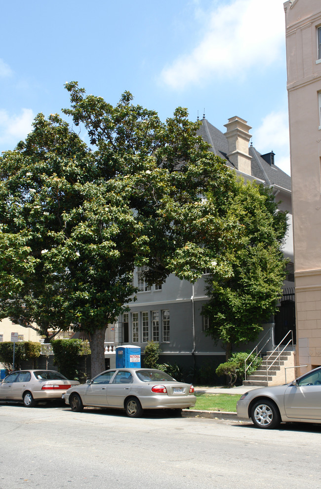 The French Chateau in Los Angeles, CA - Foto de edificio - Building Photo