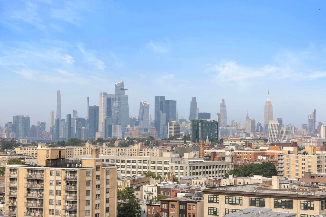 700 1st St in Hoboken, NJ - Building Photo