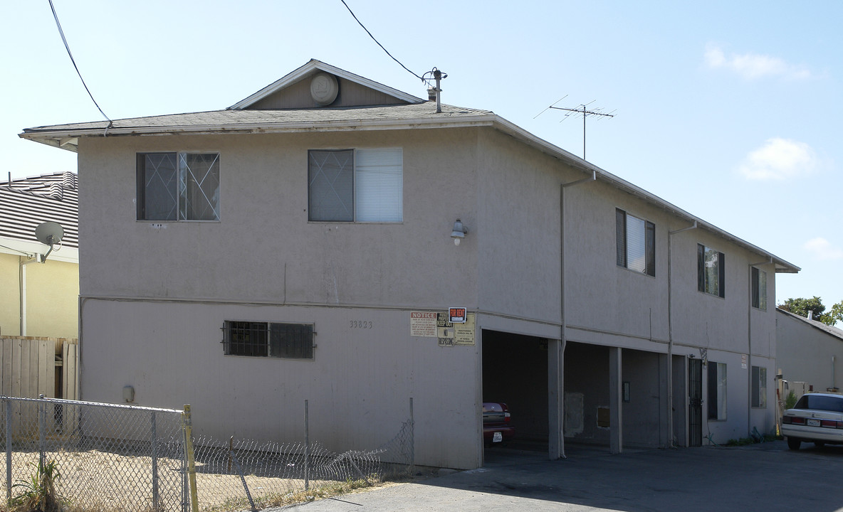 33823 14th St in Union City, CA - Foto de edificio