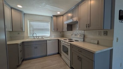 1637 English Pl in Corona, CA - Building Photo - Building Photo