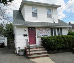 2 Linwood Ter in Caldwell, NJ - Building Photo - Building Photo