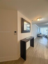 1717 N Bayshore Dr, Unit #A-1548 in Miami, FL - Building Photo - Building Photo