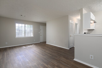 Eastdale Oaks in Montgomery, AL - Building Photo - Interior Photo