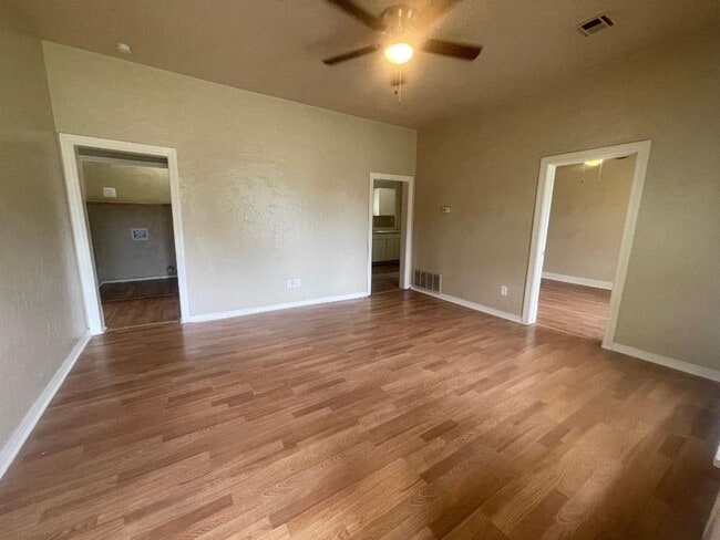 2106 Briggs St in Norman, OK - Building Photo - Building Photo