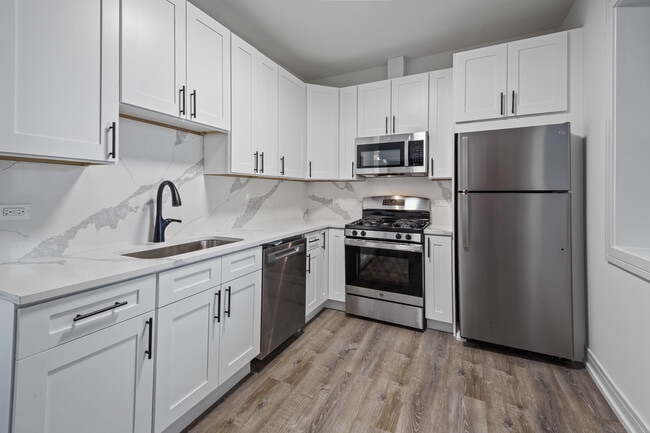 1902 N Whipple St, Unit 103 in Chicago, IL - Foto de edificio - Building Photo