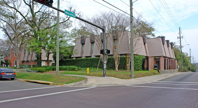 Theta in Tallahassee, FL - Building Photo - Building Photo