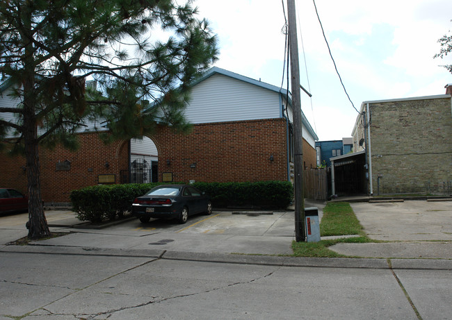 2212 Houma Blvd in Metairie, LA - Building Photo - Building Photo