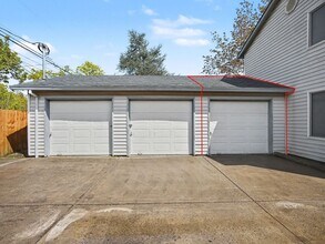 9806 SE Henry St in Portland, OR - Building Photo - Building Photo