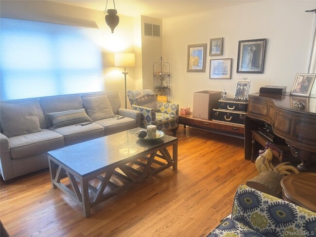 29 High St in Katonah, NY - Building Photo - Building Photo