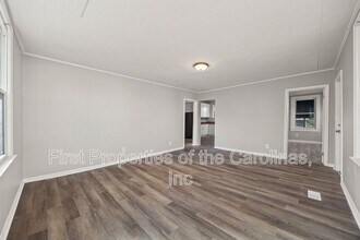1127 W 5th Ave in Gastonia, NC - Building Photo - Building Photo