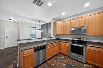 12743 Leyden St in Thornton, CO - Foto de edificio - Building Photo