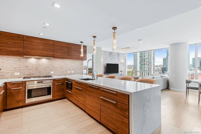 888 W E St in San Diego, CA - Building Photo - Building Photo