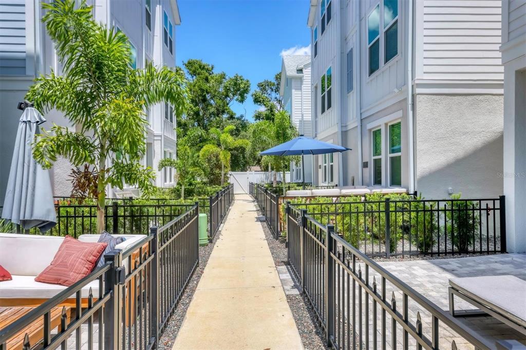 2513 Boone Ct in Sarasota, FL - Building Photo