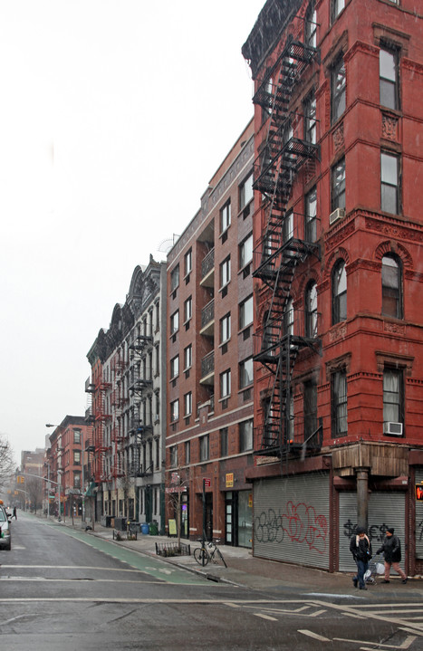 164-166 Stanton St in New York, NY - Building Photo