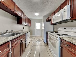 681 W Rosewood Ln in Tavares, FL - Building Photo - Building Photo