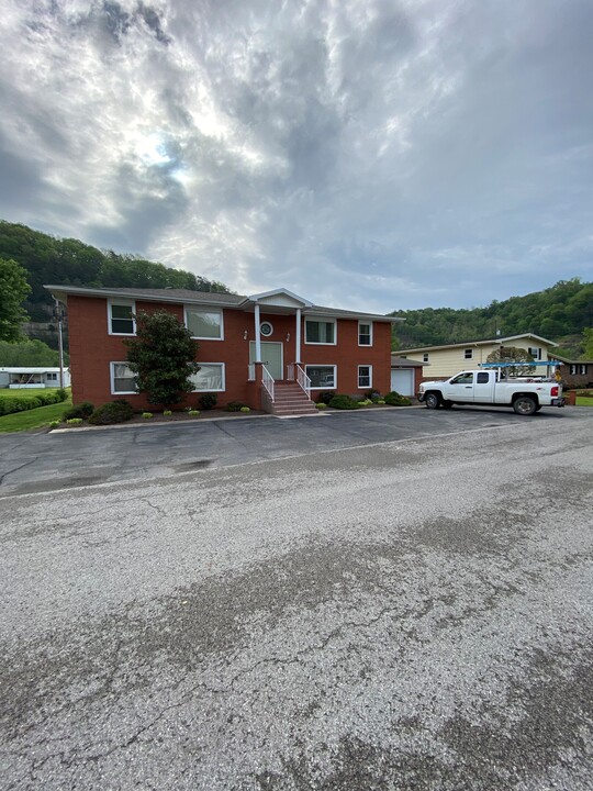 114 Bryan St, Unit D in Pikeville, KY - Building Photo