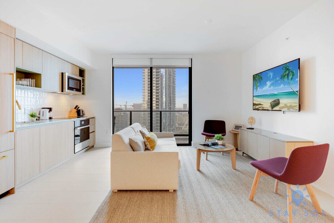 601 NE 1st Ave in Miami, FL - Building Photo