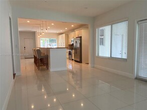 5767 SW 35th St in Miami, FL - Building Photo - Building Photo