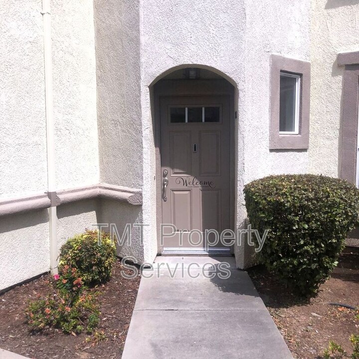 5443 Tares Cir in Elk Grove, CA - Building Photo