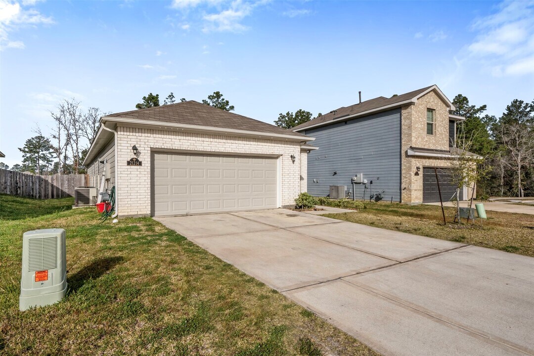 21214 George Vancouver Ct in Porter, TX - Building Photo