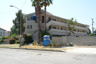 537-539 E Angeleno Ave in Burbank, CA - Building Photo - Building Photo