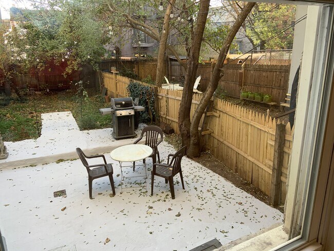 196 W 9th St, Unit 196 w 9 street Brooklyn in Brooklyn, NY - Foto de edificio - Building Photo