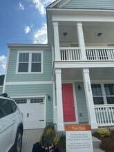 1539 Homecoming Blvd in Ravenel, SC - Foto de edificio - Building Photo