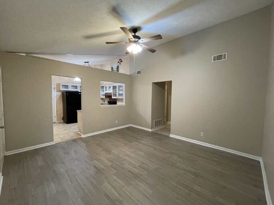 623 Honey Creek Ln in Hinesville, GA - Building Photo