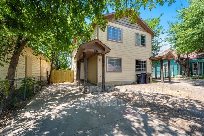 1922 St Louis Ave in Fort Worth, TX - Building Photo - Building Photo