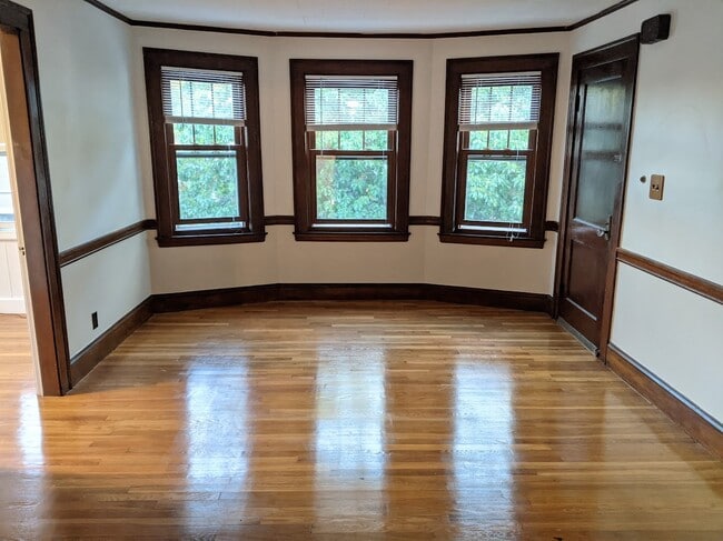 66 Brock St, Unit 3