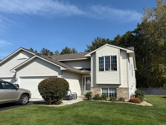 15981 Vale St NW in Andover, MN - Building Photo