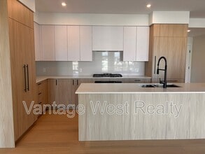 9652-9652 Benchland Dr in Lake Country, BC - Building Photo - Building Photo