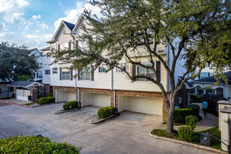 Piney Point Place Townhomes in Houston, TX - Building Photo - Primary Photo