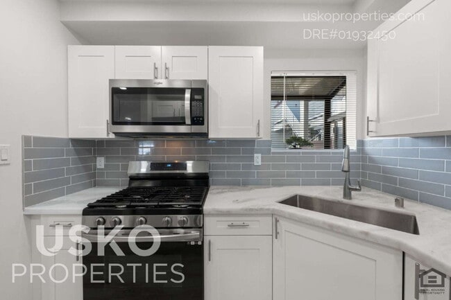 7401 Auburn Oaks Ct in Citrus Heights, CA - Building Photo - Building Photo