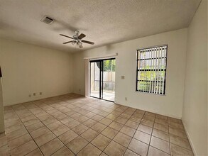 10605 Royal Palm Blvd in Coral Springs, FL - Building Photo - Building Photo