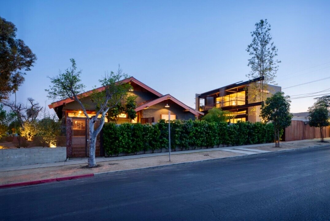 5701 7th Ave in Los Angeles, CA - Building Photo