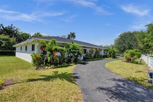 7360 SW 120th St in Pinecrest, FL - Building Photo