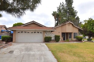 11638 Freedom Trail in Riverside, CA - Building Photo