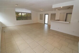 6835 Rue Versailles Dr in Miami Beach, FL - Building Photo - Building Photo