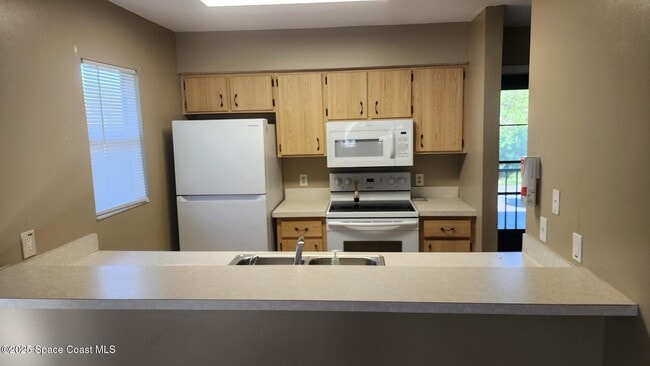 2394 Fox Hollow Dr in Titusville, FL - Building Photo - Building Photo