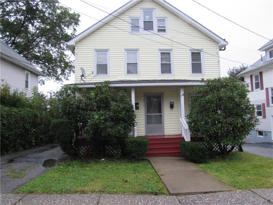 144 Prospect Ave in Middletown, NY - Building Photo