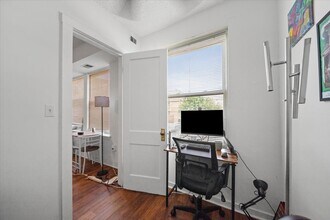 3727 N Pine Grove Ave in Chicago, IL - Building Photo - Building Photo