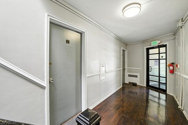 819 Bloomfield Ave in Montclair, NJ - Building Photo - Building Photo