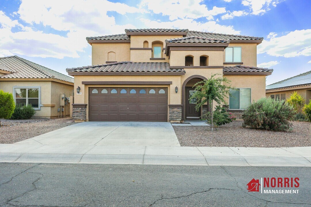 1861 N Greenway Ln in Casa Grande, AZ - Building Photo
